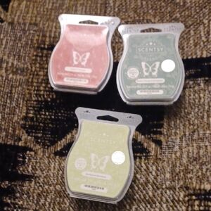 4/$60 New Scentsy "Tree-Themed" Scented Wax Bars - Set Of 3 Bars